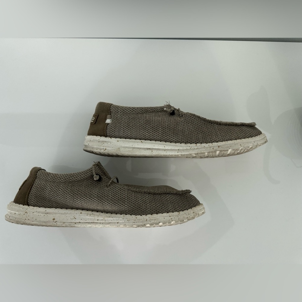 HEY DUDE Wally - Sox - Beige w Brown Leather Detail Size 11 Slip-On Men’s Shoes - Picture 4 of 8